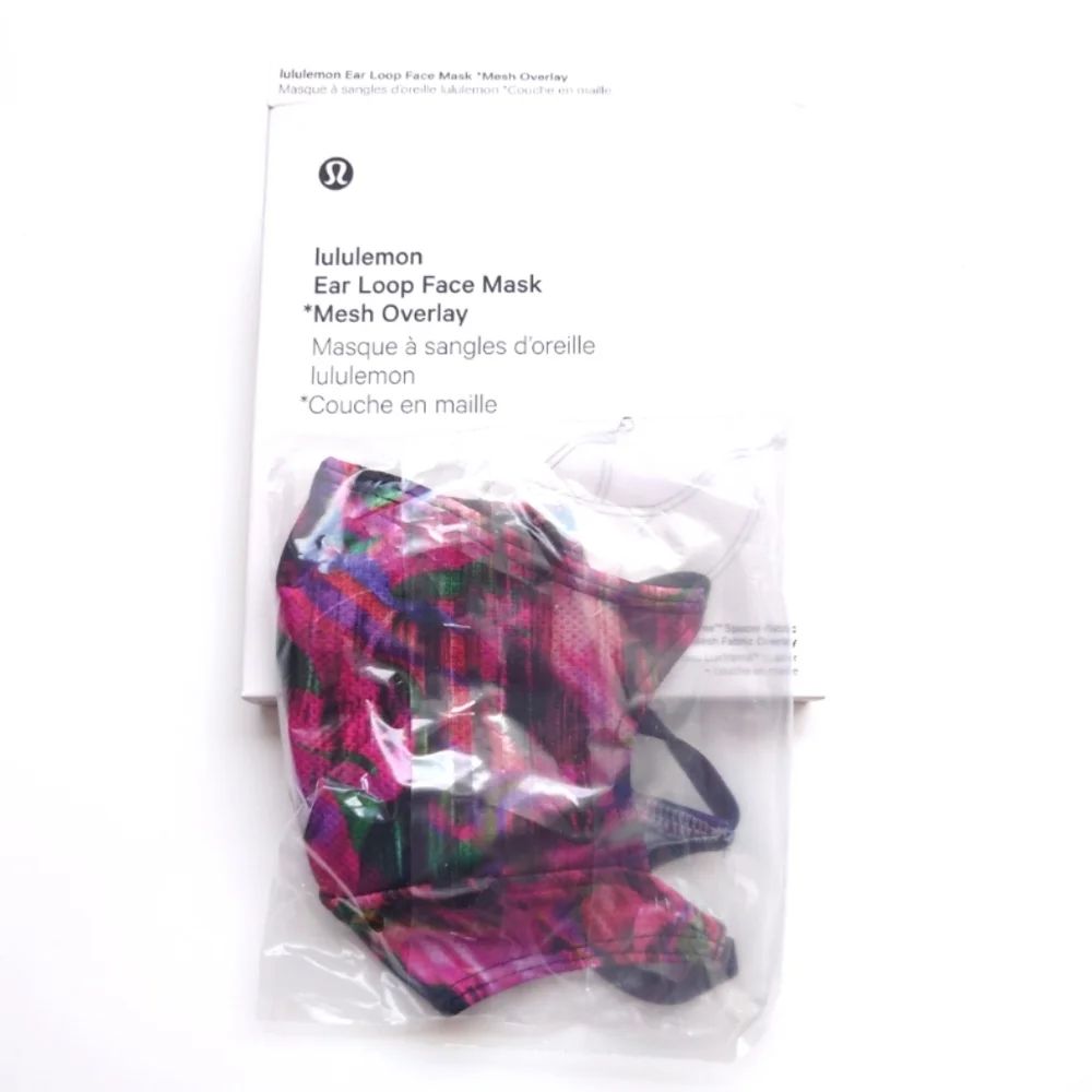 LULULEMON Ear Loop Face Mask and Small Shopping Gift Bag Bundle
